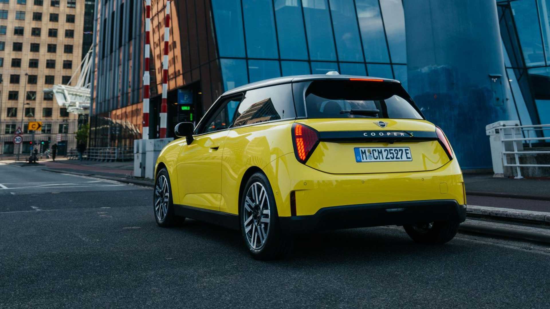 MINI Cooper proglašen za jedan od najpouzdanijih električnih automobila! MINI Cooper proglašen za jedan od najpouzdanijih električnih automobila!